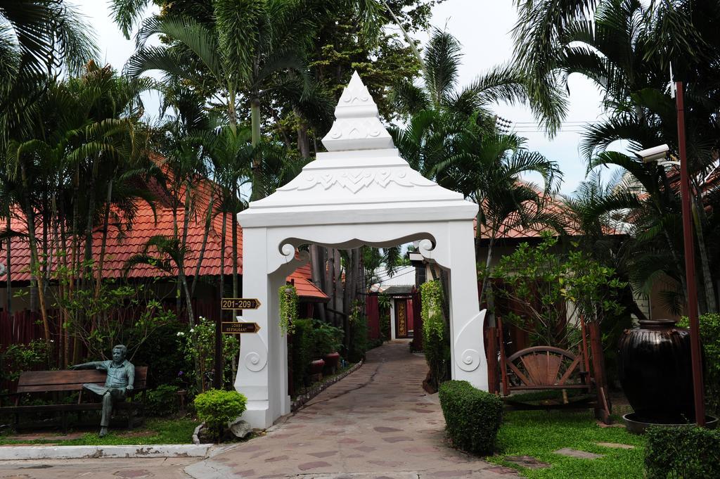 Napalai Pool Villa Resort Патая Екстериор снимка