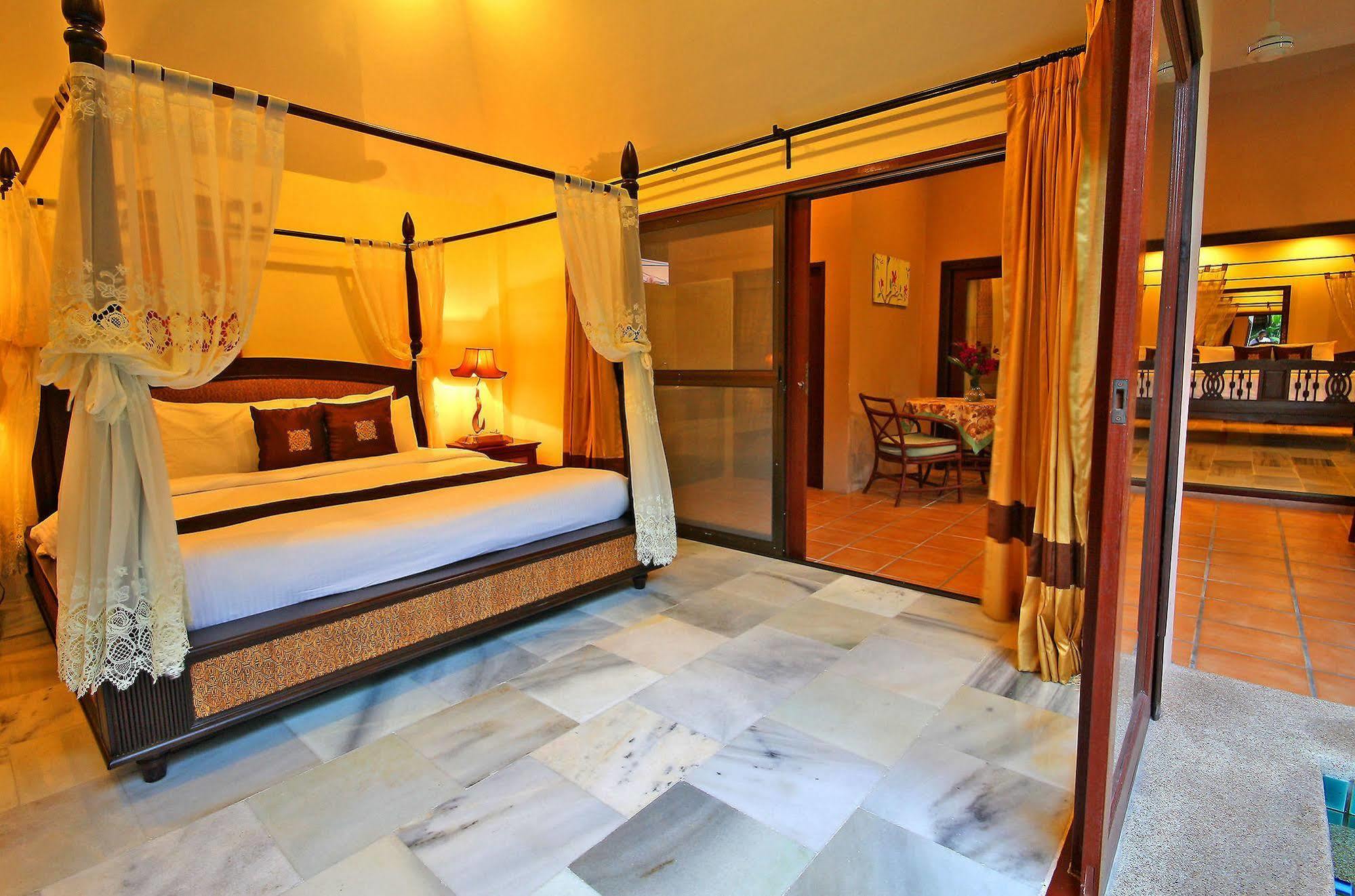 Napalai Pool Villa Resort Патая Екстериор снимка